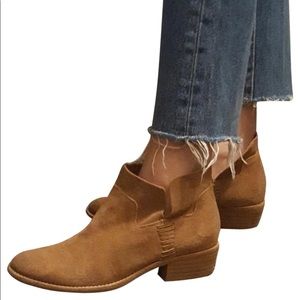 NWT Dolce Vita Cleo Ankle Booties